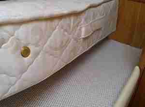 Under Mattress Mat Stops Condensation Damp Mildew
